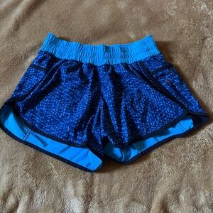 Lululemon Tracker Short III Samba Snake Kayak Blue Hero Blue Size 8